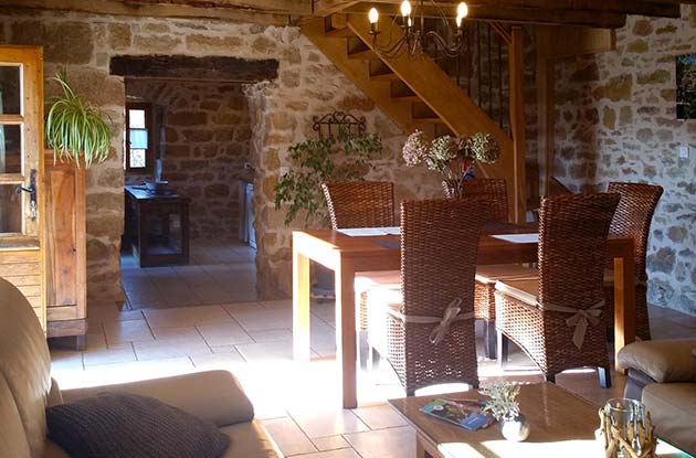 Vaste s&eacute;jour du g&icirc;te