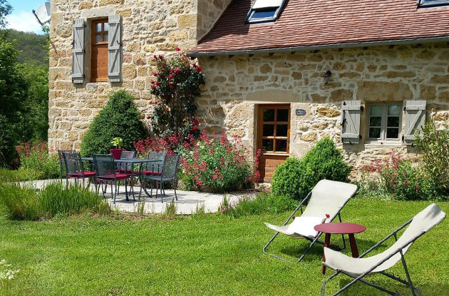 g&icirc;tes avec jardin dans le Lot