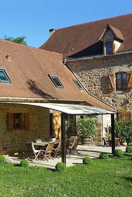 Vue ext&eacute;rieure du g&icirc;te rural (lot), accueil de 2 &agrave; 5 personnes