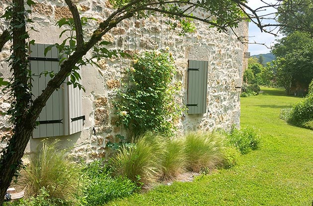 joli jardin du g&icirc;te 4 personnes
