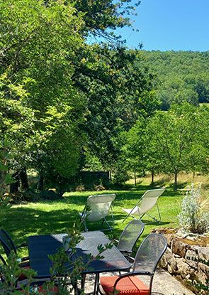Terrasse ombrag&eacute;e du g&icirc;te